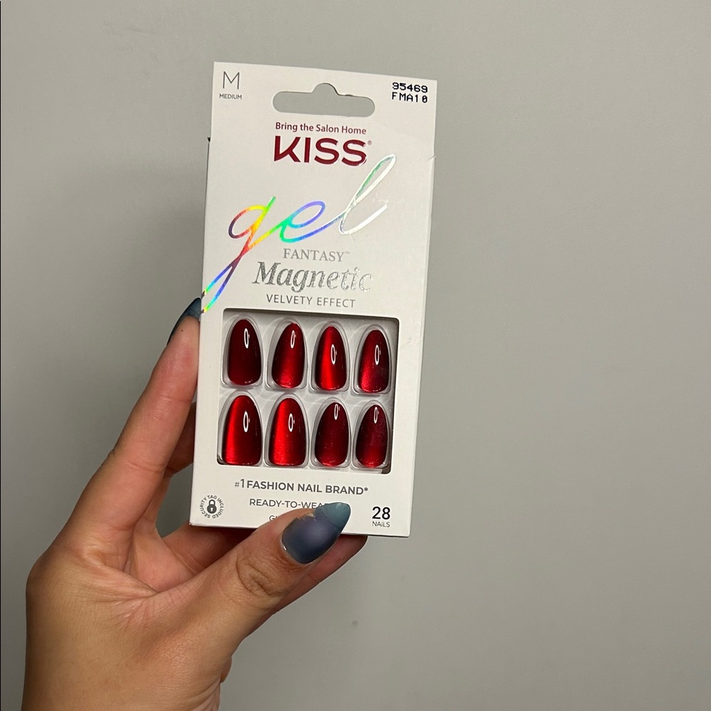 KISS Gel Fantasy Magnetic Nails in Deep Red